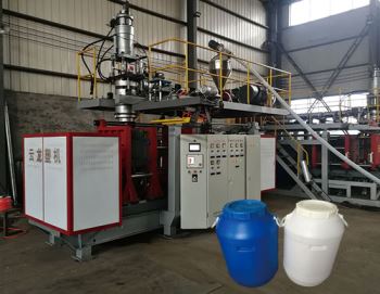 為什么要維護(hù)浮筒吹塑機(jī)